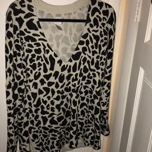 Chico’s 2 long sleeve top it’s a jungle out there